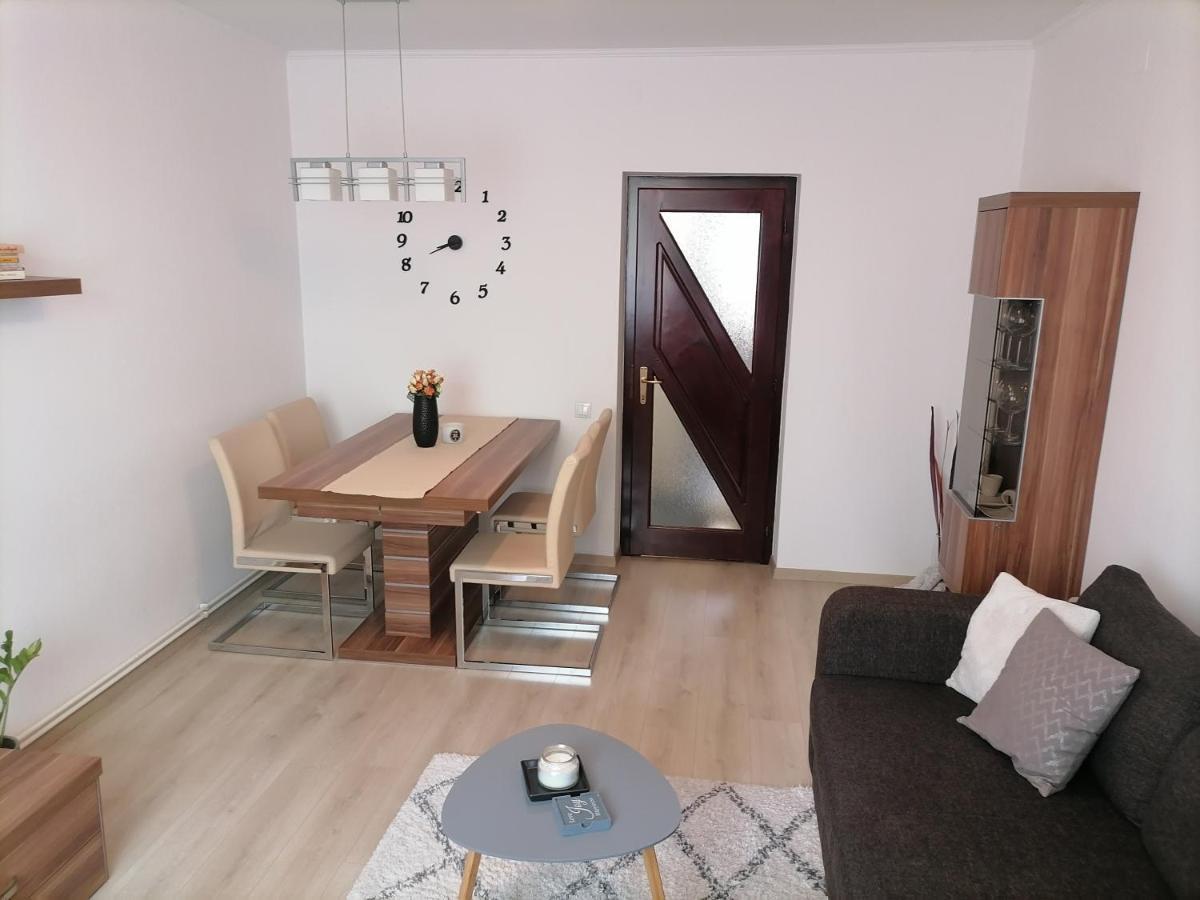 דירות סובאטה Joy Apartman מראה חיצוני תמונה